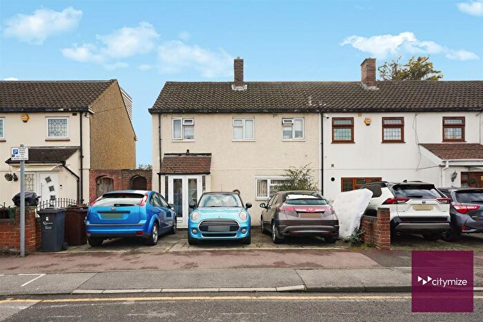 3 Bedroom End Of Terrace House For Sale In Manor Road, Dagenham, RM10