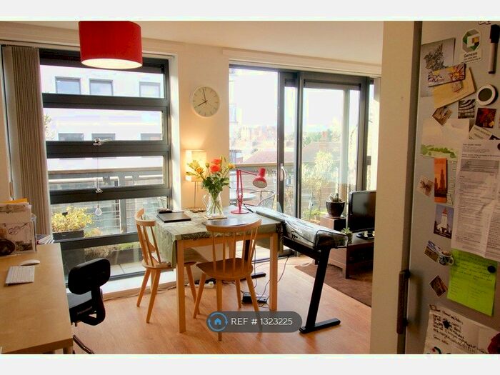 1 Bedroom Flat To Rent In Warple Way, Acton W3