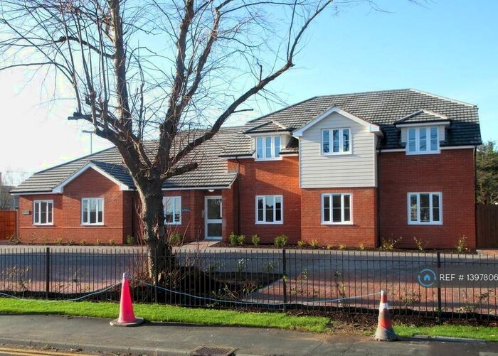 2 Bedroom Flat To Rent In Plumberow Avenue, Hockley, SS5