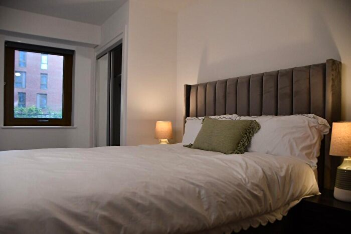 1 Bedroom Apartment To Rent In Weldale Street, Reading, Berkshire, RG1