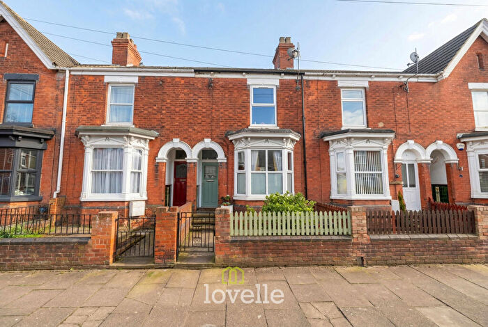 3 Bedroom Terraced House For Sale In St Augustine Avenue, Grimsby, DN32
