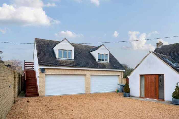 2 Bedroom Flat To Rent In Lew Road, Curbridge, OX29