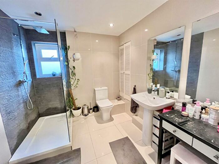 3 Bedroom End Of Terrace House For Sale In Norman Road, Newhaven, BN9
