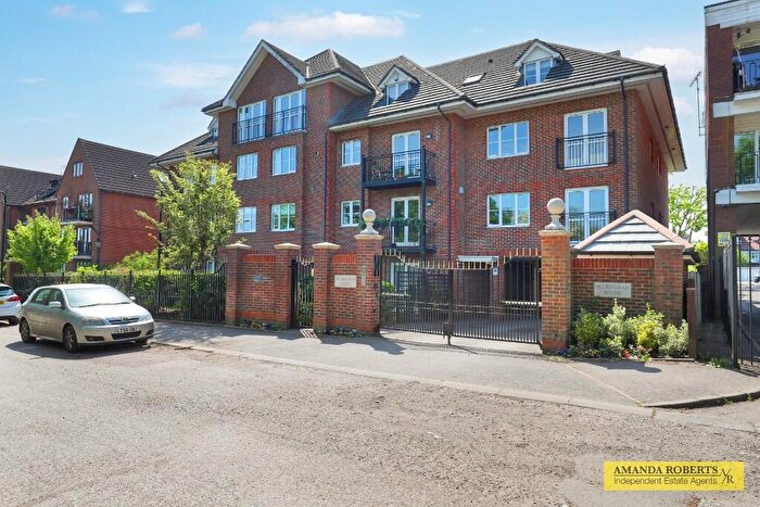 2 Bedroom Flat For Sale In Forest View, London, E4