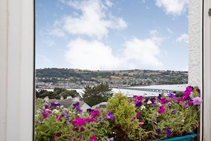 2 Bedroom Flat For Sale In Landscore Road, Teignmouth, TQ14