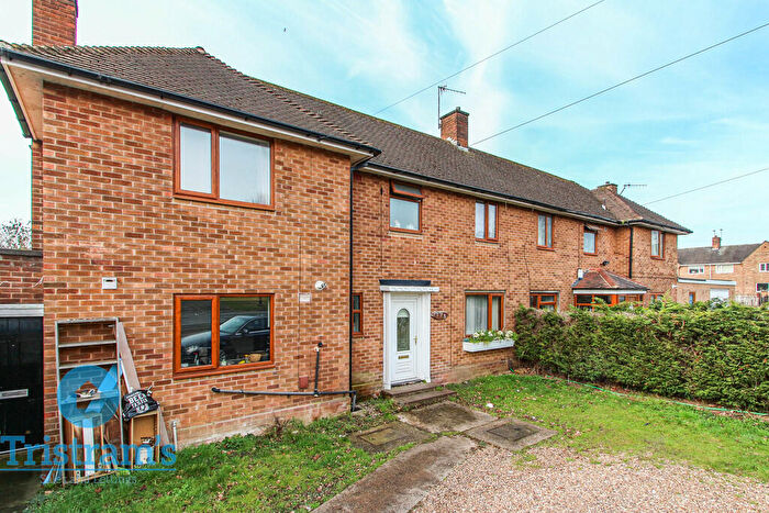 3 Bedroom Semi-Detached House To Rent In Wollaton Vale, Nottingham, NG8