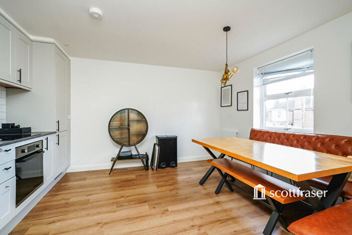 2 Bedroom Flat To Rent In Windmill Road, Headington, OX3