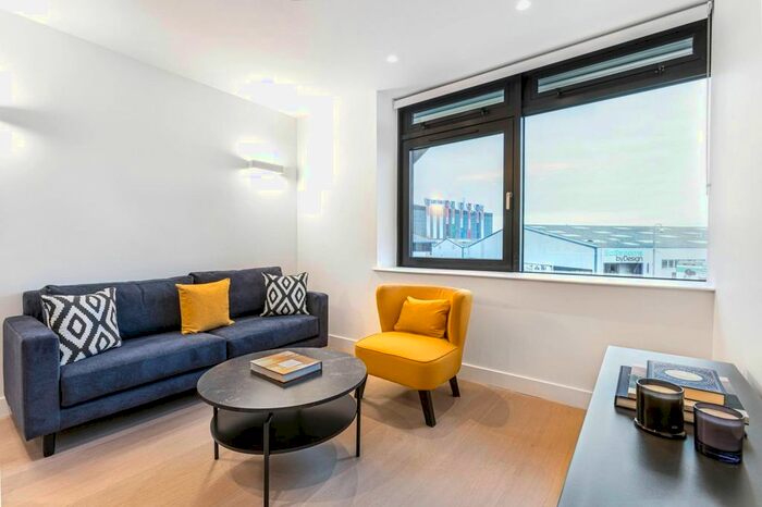 1 Bedroom Flat To Rent In New Horizons Court, Brentford, TW8