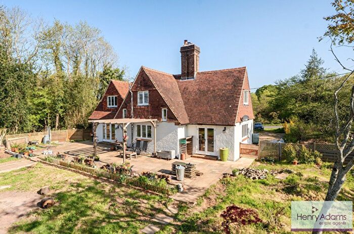 3 Bedroom Detached House For Sale In Rogate, Petersfield, GU31
