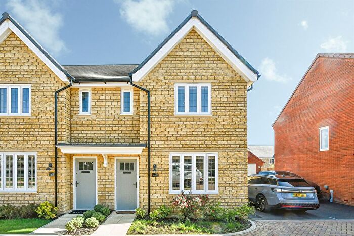 3 Bedroom Semi-Detached House For Sale In Stepp Lane, Faringdon, SN7