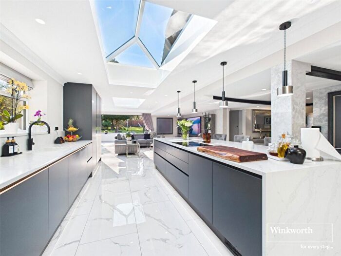 4 Bedroom Detached House For Sale In Norton Road, Wokingham Outskirts, Berkshire, RG7