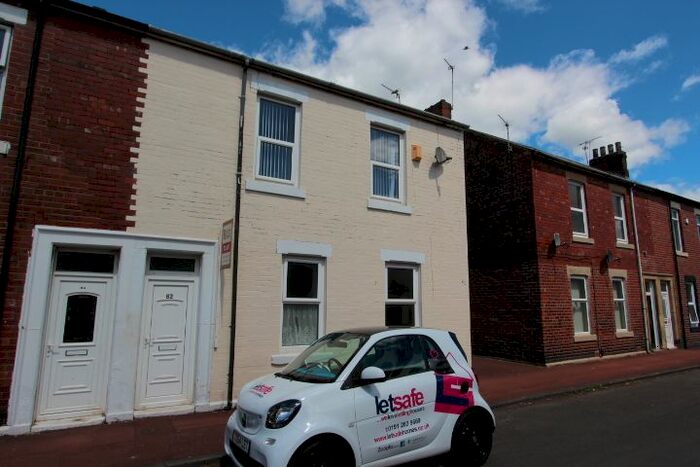 3 Bedroom Flat To Rent In Beech Street, Jarrow, NE32