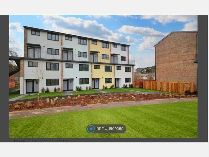 3 Bedroom Terraced House To Rent In Essex Close, Bordon, GU35