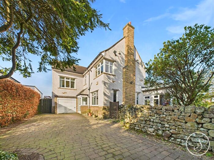 4 Bedroom Detached House For Sale In Harefield, Stair Foot Lane, Leeds, LS17