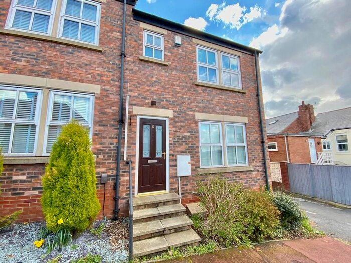3 Bedroom End Of Terrace House To Rent In St. Thomas Street, Low Fell, Gateshead, NE9