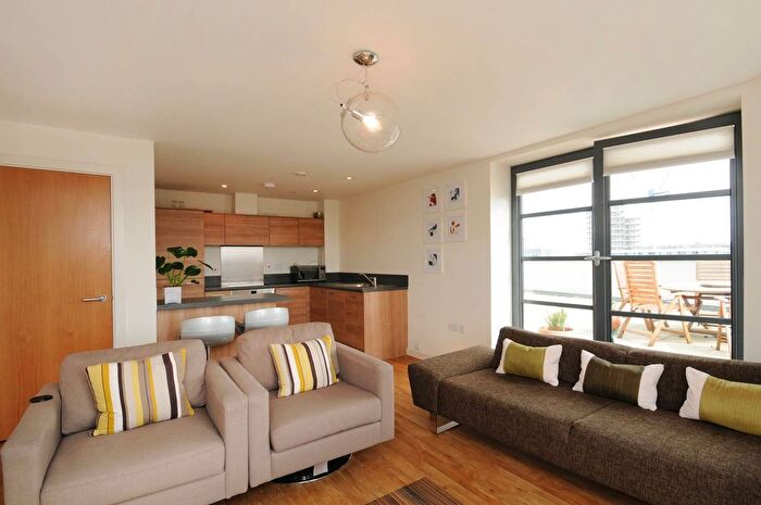 1 Bedroom Flat To Rent In Commercial Road, Limehouse, London, E14