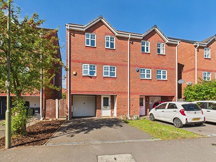 4 Bedroom Semi-detached House For Sale In Vernon Drive, Market Drayton, Shropshire, TF9