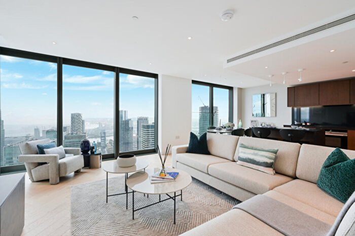 2 Bedroom Apartment For Sale In Landmark Pinnacle, Marsh Wall, E14