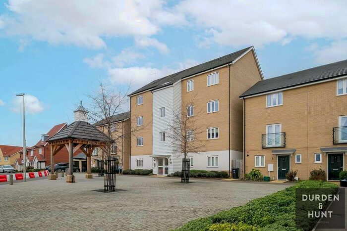 2 Bedroom Flat To Rent In Alderwood Terrace, Chigwell, IG7