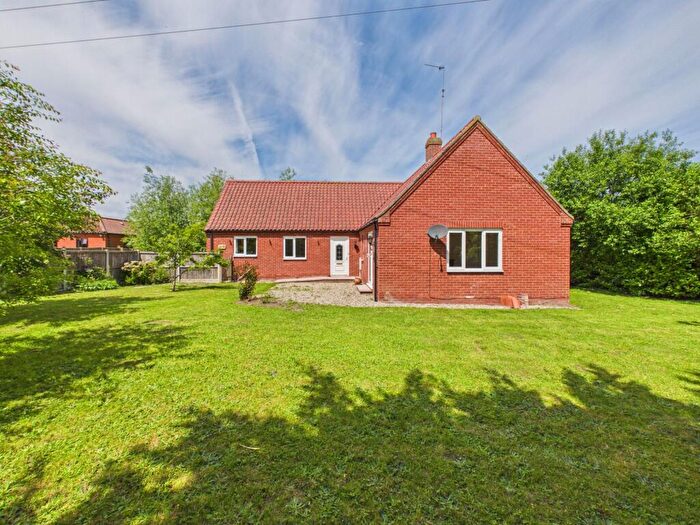 3 Bedroom Detached Bungalow For Sale In Old Turnpike Road, Roughton, NR11