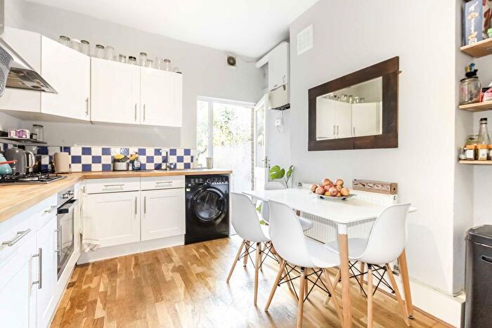 1 Bedroom Flat To Rent In Stockfield Road, London, SW16