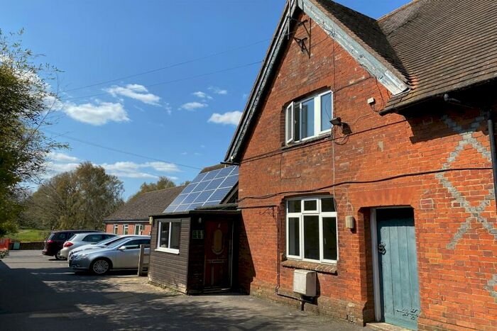 3 Bedroom Semi-Detached House To Rent In Sherfield On Loddon, Hampshire, RG27