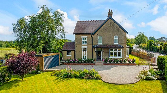 5 Bedroom Detached House For Sale In Main Road, Anslow, DE13