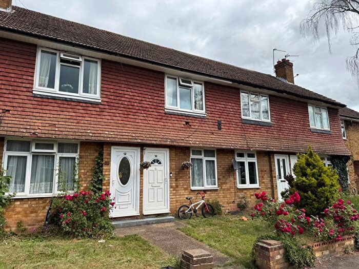 2 Bedroom Flat To Rent In Heath Close, Harlington, Hayes, UB3