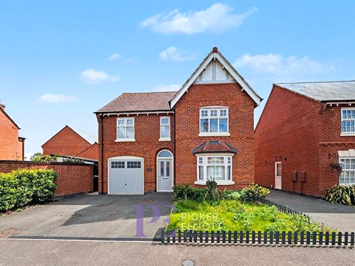 4 Bedroom Detached House For Sale In Gilliflower Way, Nuneaton, CV11