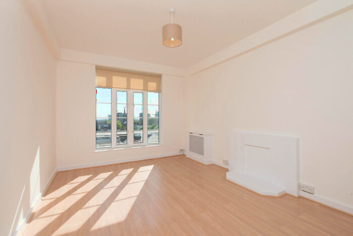 1 Bedroom Apartment To Rent In Grove End Gardens, Grove End Road, St John's Wood, London, NW8