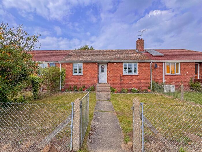 2 Bedroom Bungalow To Rent In Frostenden, NR34