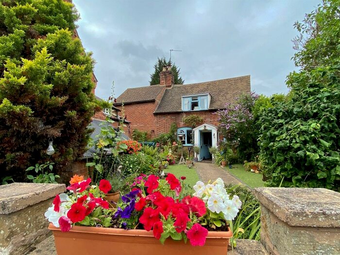 2 Bedroom Character Property For Sale In Old School Lane, Moreton Morrell, Warwick, CV35