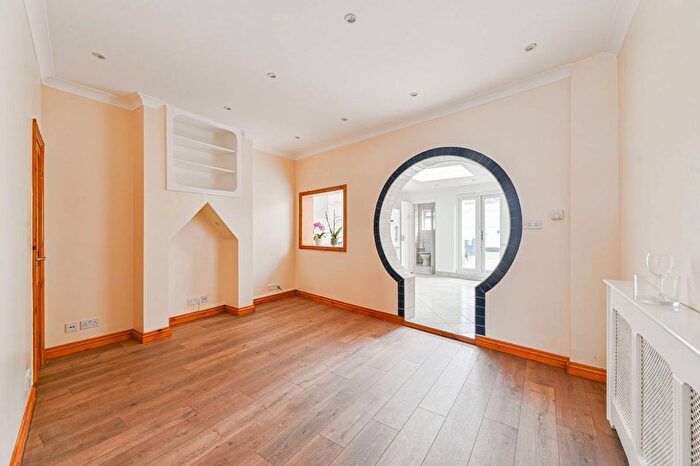 3 Bedroom End Of Terrace House To Rent In Purley Way, Purley Way, Croydon, CR0