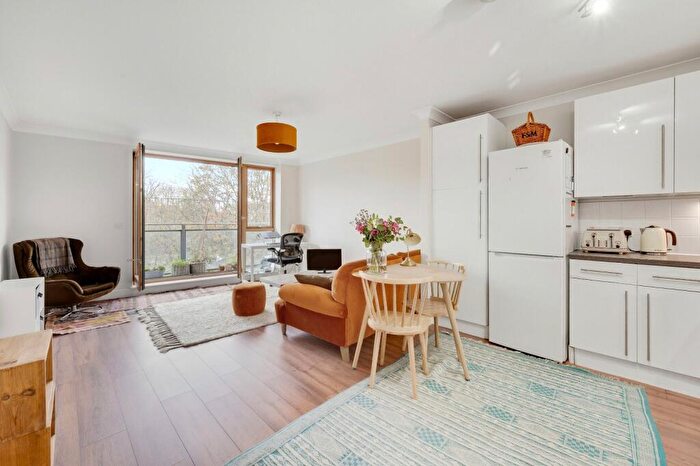 2 Bedroom Flat For Sale In Southgate Road, London, N1