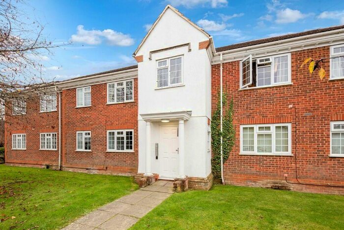 1 Bedroom Flat To Rent In Kingfisher Way, Bicester, Oxfordshire, OX26