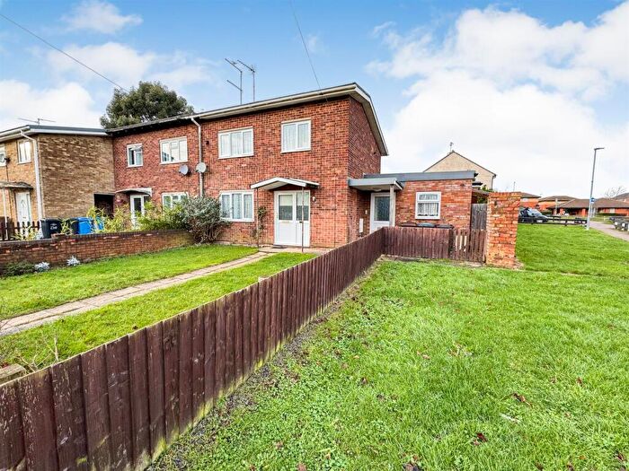 4 Bedroom End Of Terrace House For Sale In Croyde Avenue, Corby, NN18