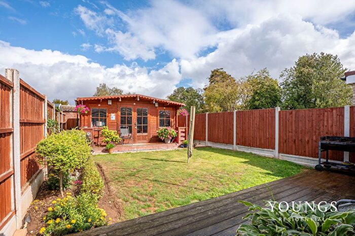 2 Bedroom Terraced Bungalow For Sale In The Goslings, Shoeburyness, SS3