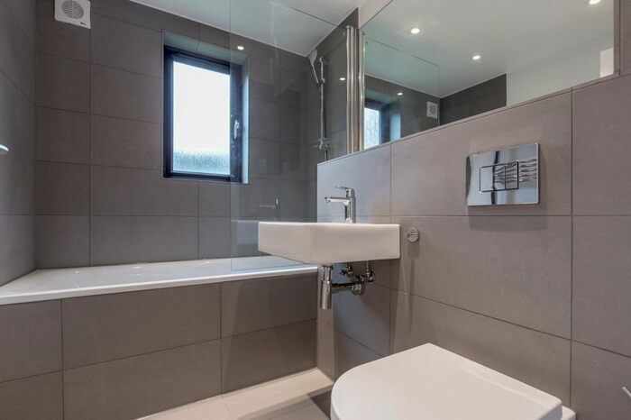 1 Bedroom Flat To Rent In Dunnock Close, London, N9