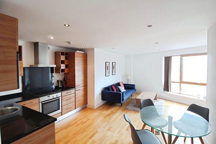 2 Bedroom Flat To Rent In Clarence House, The Boulevard, Leeds, West Yorkshire, LS10
