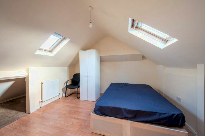 3 Bedroom Flat To Rent In London Road, Isleworth TW7