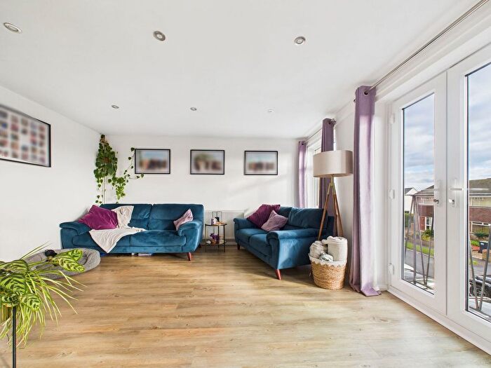 3 Bedroom Maisonette For Sale In Bowness Avenue, Sompting, Lancing, BN15