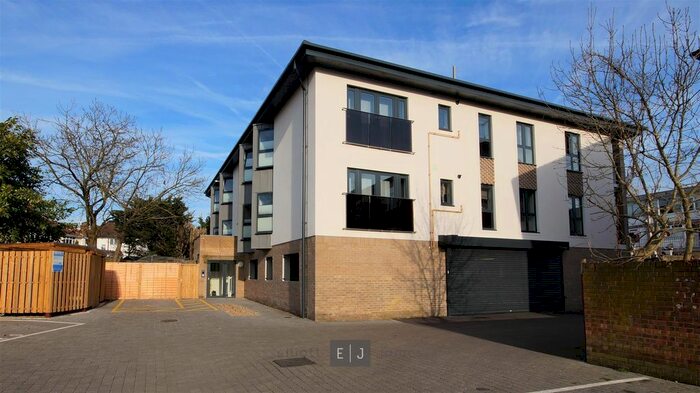 2 Bedroom Flat To Rent In Lesley Court, High Road, Loughton, IG10