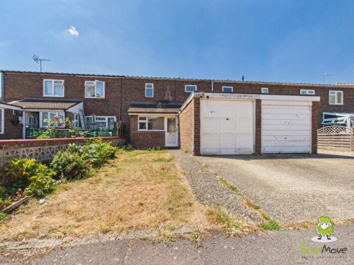 3 Bedroom Terraced House For Sale In Gilbert Close, Basingstoke, Hampshire, RG24