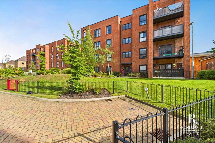 1 Bedroom Apartment For Sale In Rayon Close, Wallington, SM6