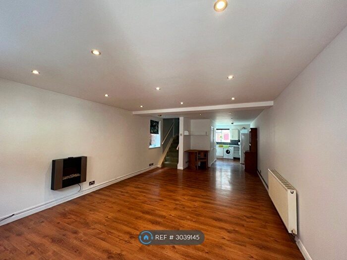 2 Bedroom Semi Detached House To Rent In Priory Grove, Tonbridge, TN9