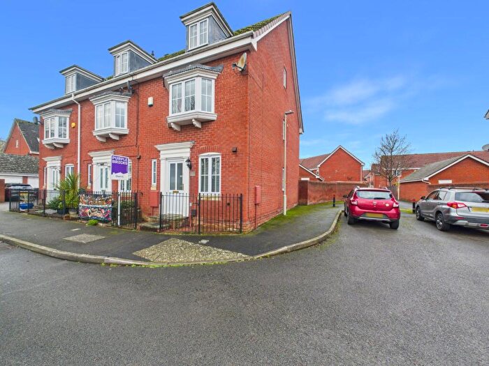 3 Bedroom End Of Terrace House For Sale In Midsummer Walk, Hempsted, Gloucester, Gloucestershire, GL2