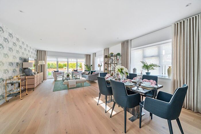 3 Bedroom Detached Bungalow For Sale In Mulberry Close, Hendon, NW4