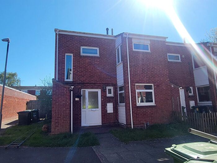 3 Bedroom End Terrace House For Sale In Linton Close, Redditch, B98