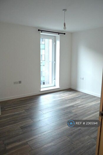 1 Bedroom Flat To Rent In Bell Street, Glasgow, G4