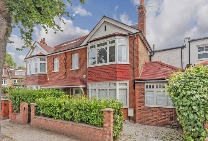 5 Bedroom Semi-Detached House To Rent In Hartswood Road, London, W12